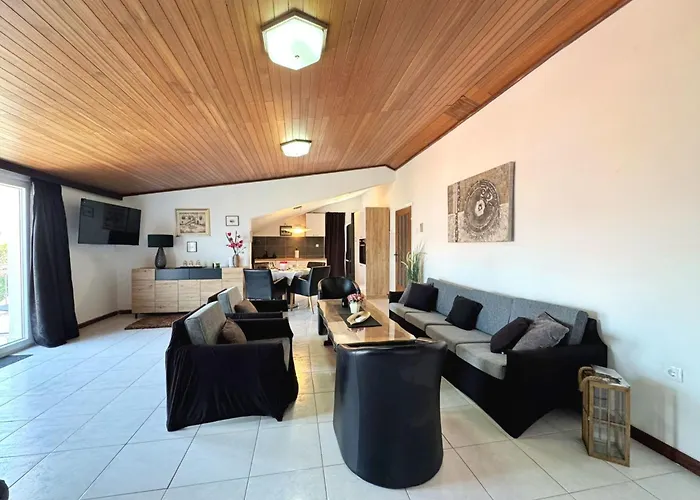 Lure By Interhome *